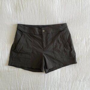 Athleta Gray Trekkie Short (sz 8)